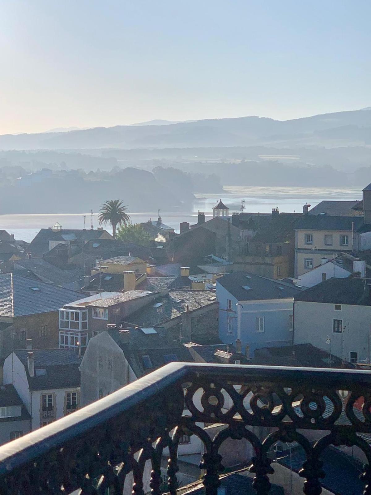 Moderno Piso Con La Mejor Terraza De Ribadeo Y Vistas Maravillosas Exterior photo